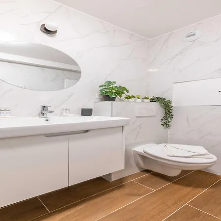 דירה Chic Parisian 1-bedroom In Vibrant 10th Arr - Mobility Lease פריז