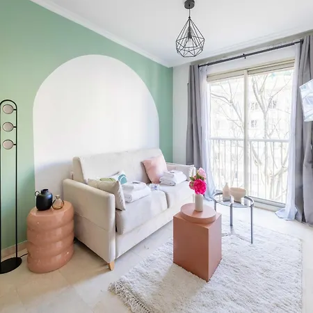 Chic Parisian 1-bedroom In Vibrant 10th Arr - Mobility Lease פריז