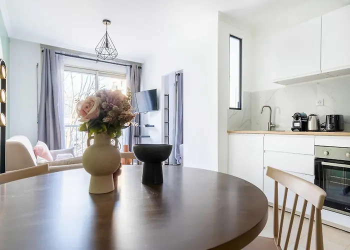 Chic Parisian 1-bedroom In Vibrant 10th Arr - Mobility Lease * פריז